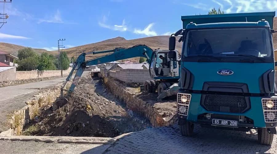Van'ın Erciş ve Çaldıran ilçelerinde taşkın koruma çalışması