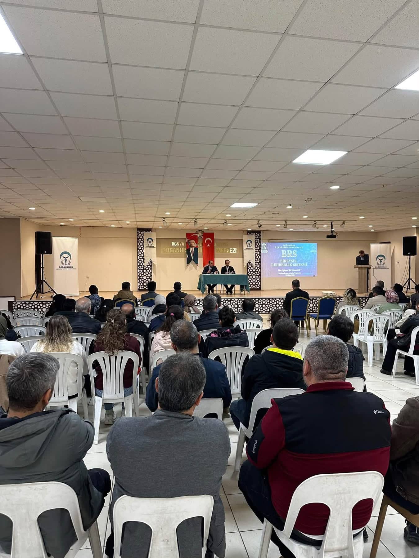 Konya'da Bireysel Rehberlik Sistemi egitimcilerle paylasildi
