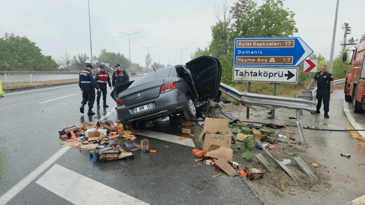 Bursa'da yağışlı havada kaza: Sürücü yaralandı