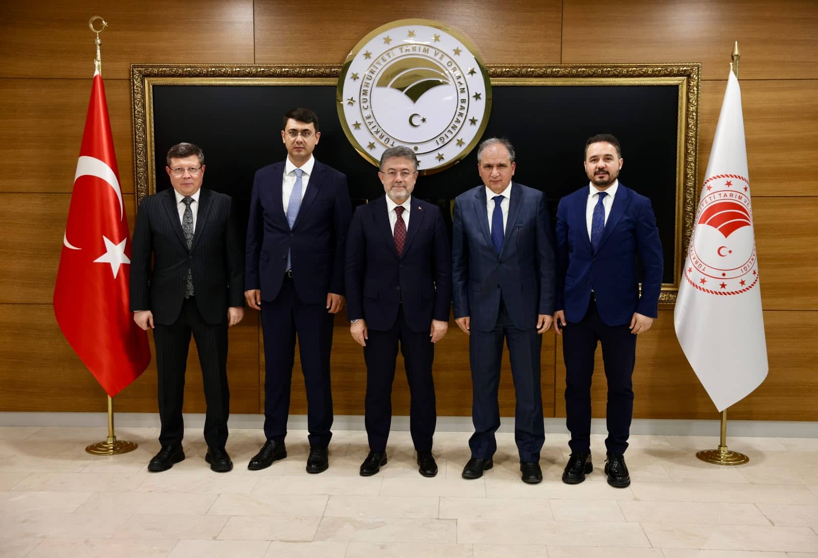 Vali Kartal ve Uşak Heyetinden Tarım ve Orman Bakanı İbrahim Yumaklı’ya Ziyaret
