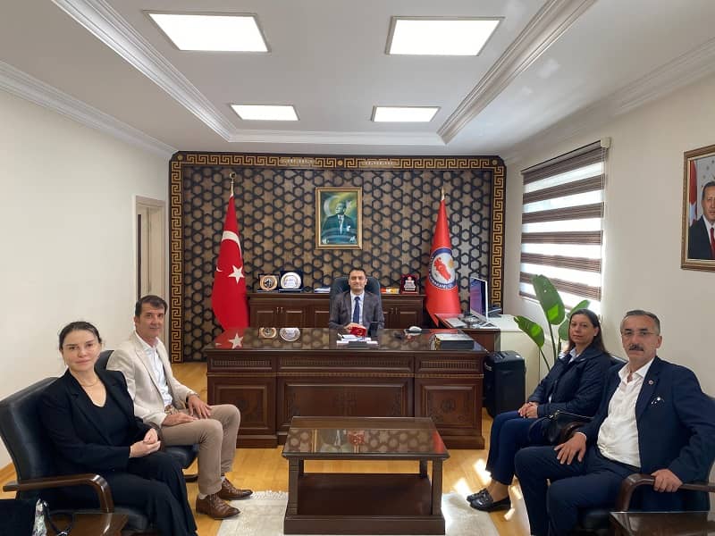 Siyasi parti teşkilatından makam ziyareti