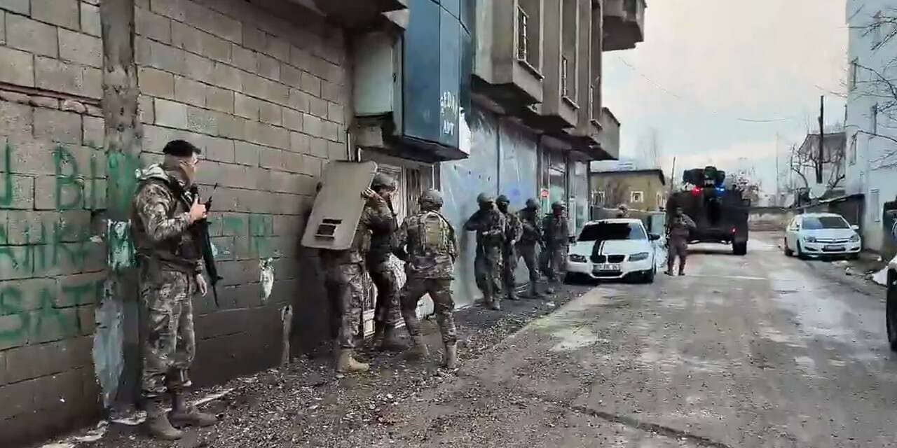 Hakkari dahil 33 ilde yasa dışı bahis operasyonu: 119 gözaltı