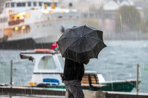 Meteoroloji'den altı il için kuvvetli yağış ve fırtına uyarısı