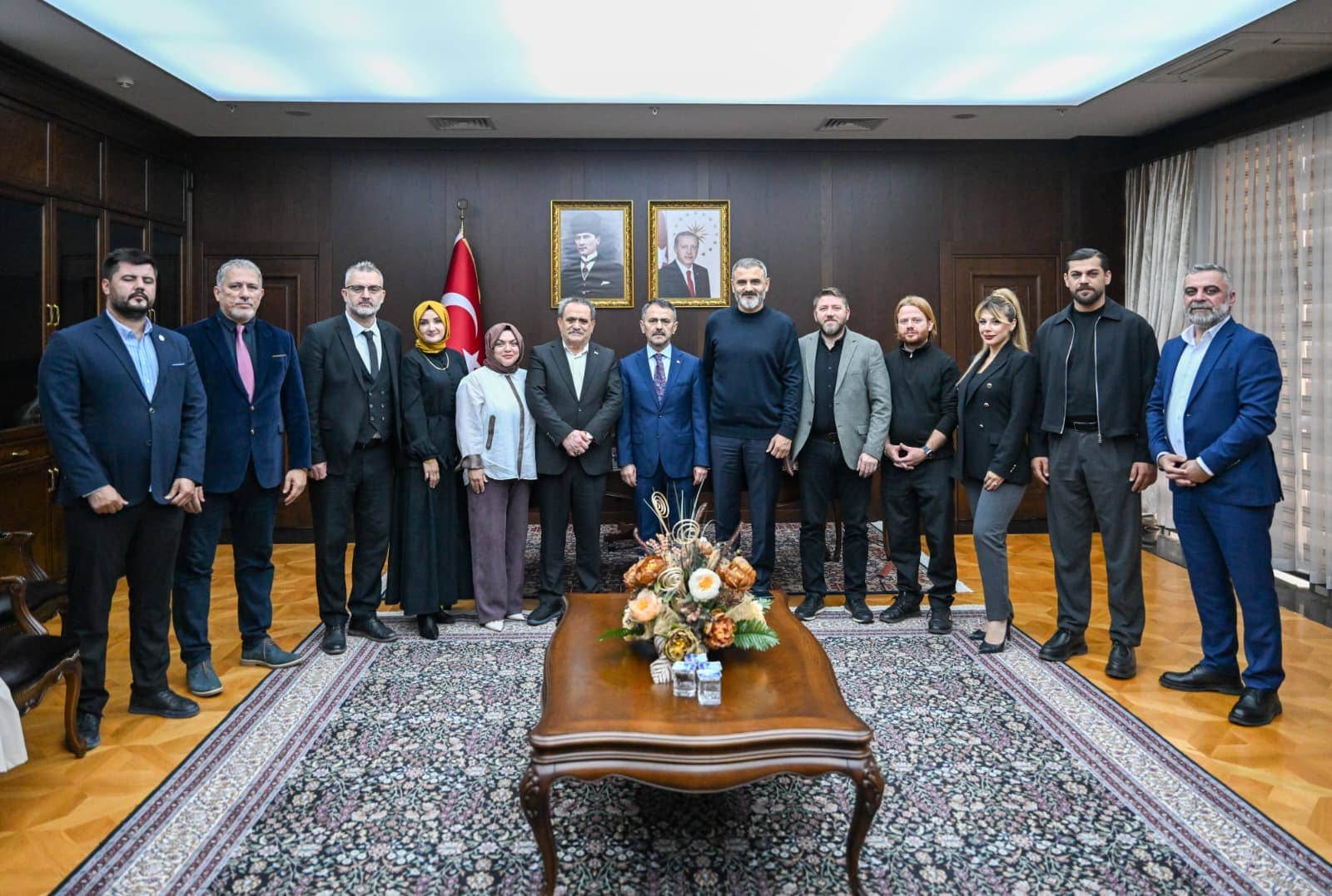 ASRİAD Kocaeli şubesinden Vali Aktaş'a makam ziyareti