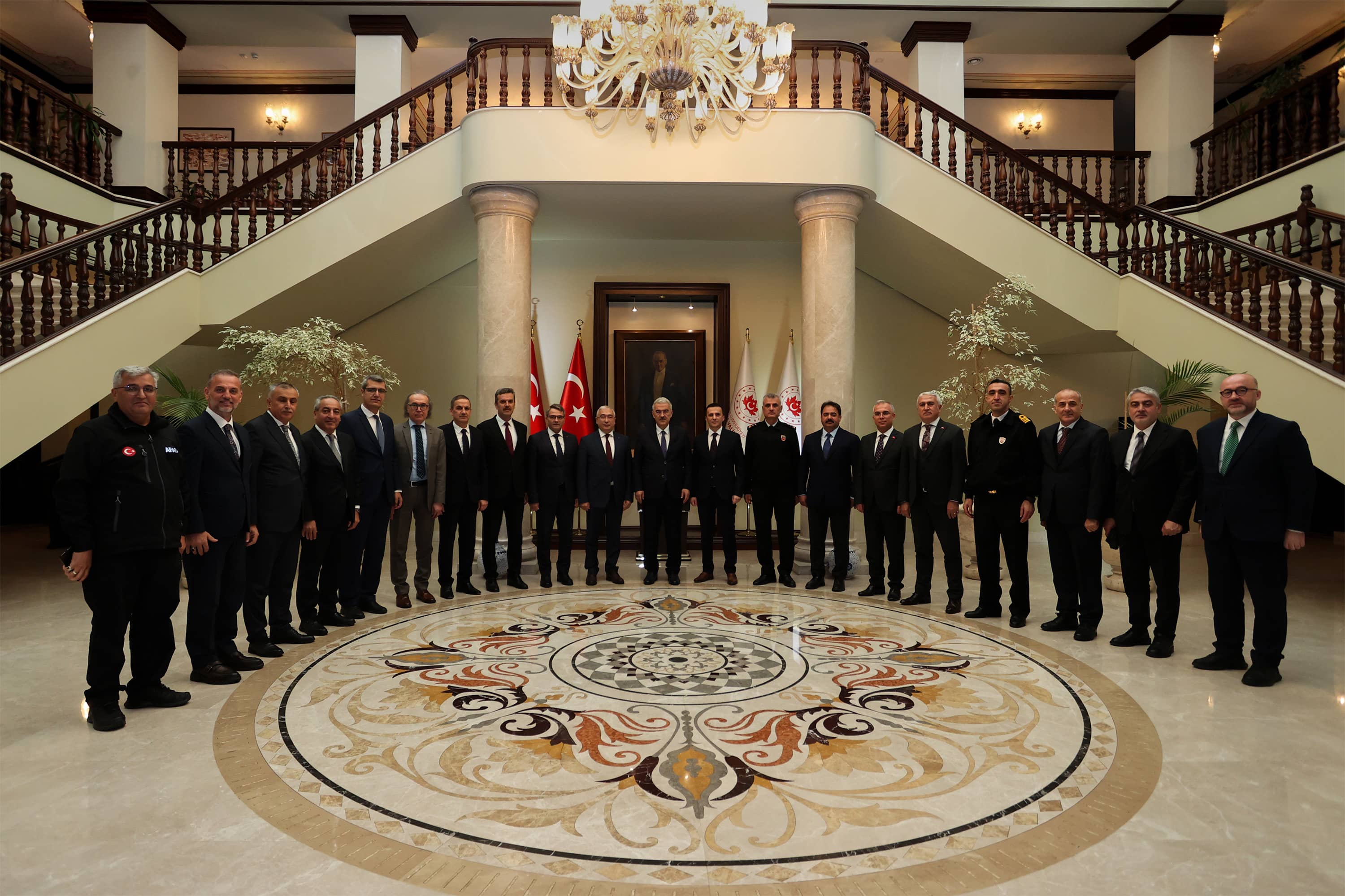 Aile ve Sosyal Hizmetler İl Müdürü ile SGK İl Müdüründen Valimiz Sayın Erol Ayyıldız’a Veda Ziyareti