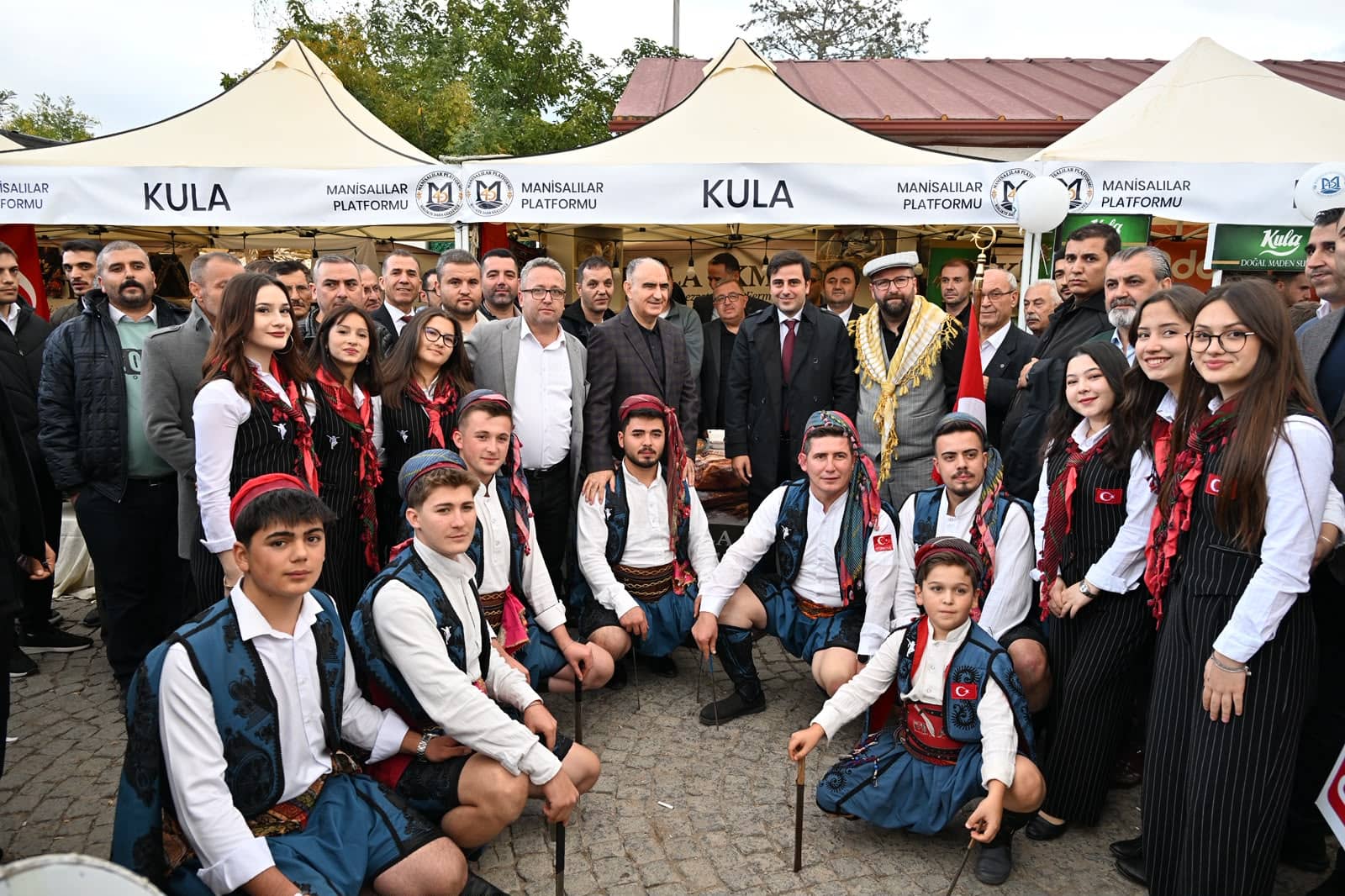 Valimiz Vahdettin Özkan, “İzmir’de Manisa Kültür ve Sanat Festivali’ne katıldı.