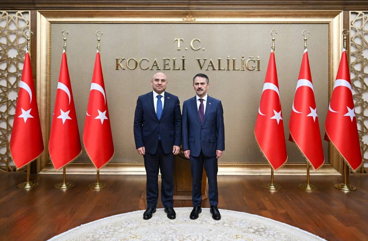 Azerbaycan Cumhuriyeti Ankara Büyükelçisi Reşad Aslanov, Vali İlhami Aktaş'ı Ziyaret Etti