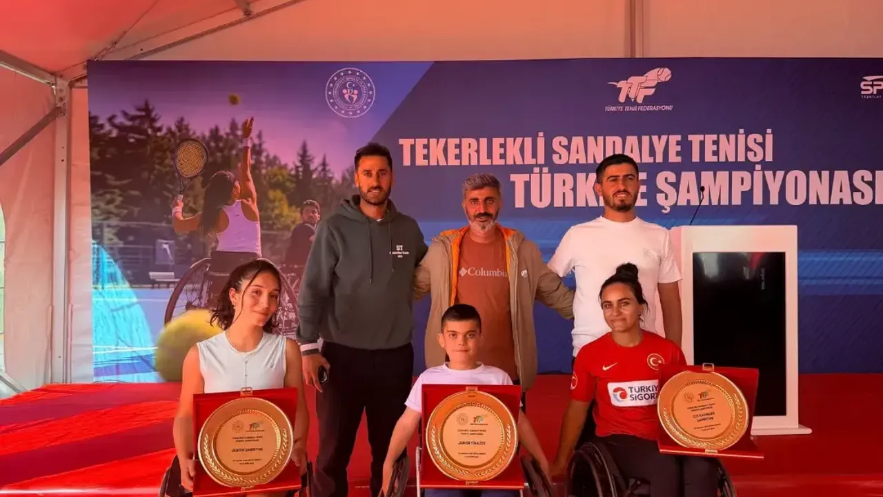 Şırnaklı sporcular Tekerlekli Sandalye Tenisi Türkiye Şampiyonası'nda madalyalar kazandı