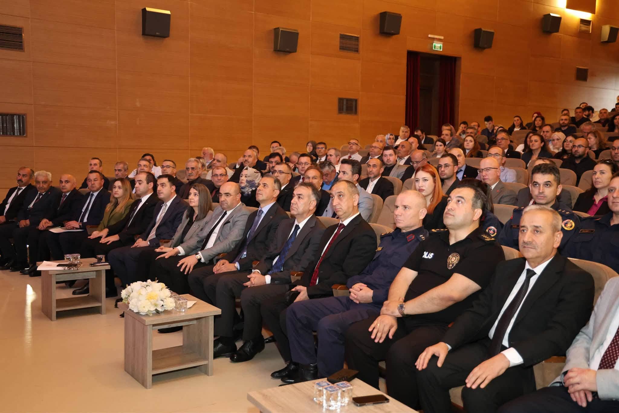 Karabük'te okul güvenliği ve iş birliği toplantısı gerçekleştirildi
