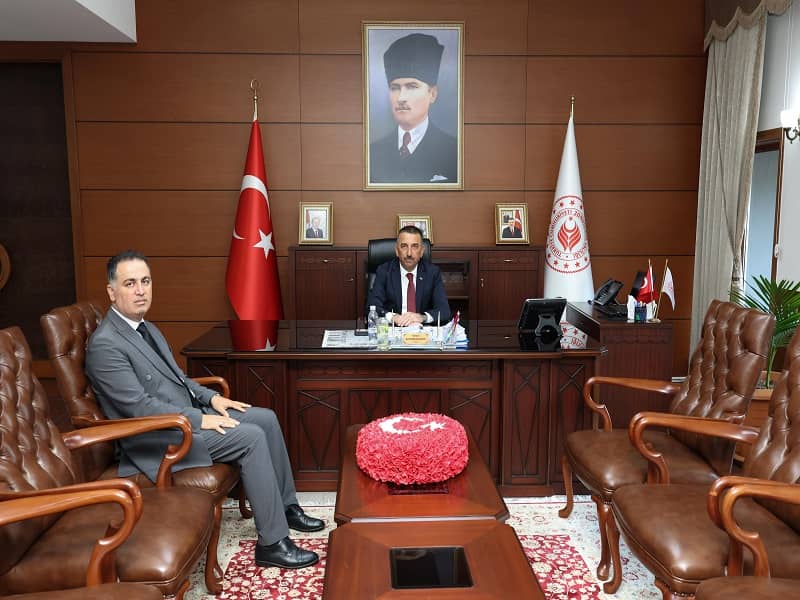 Vali Osman Hacıbektaşoğlu, Aile ve Sosyal Hizmetler İl Müdürü Mehmet Türkmen Köse’yi Kabul Etti