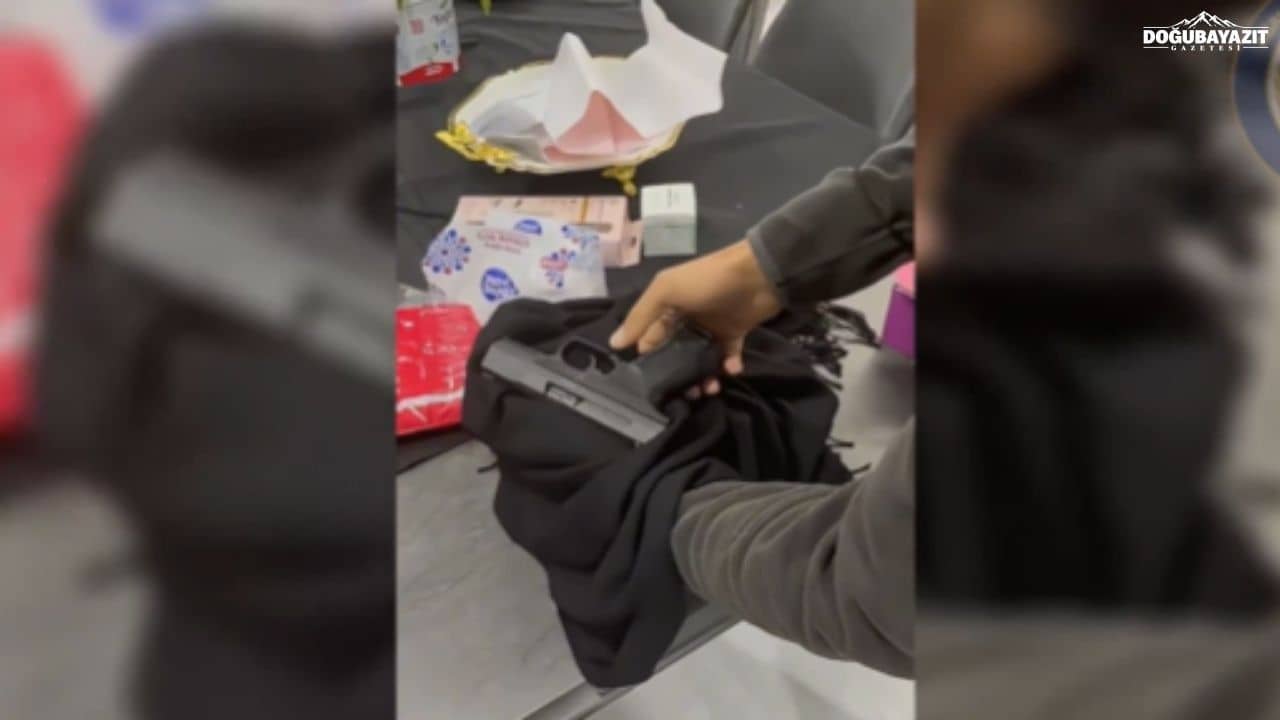 Ağrı'da düzenlenen operasyonlarda çok sayıda silah ele geçirildi