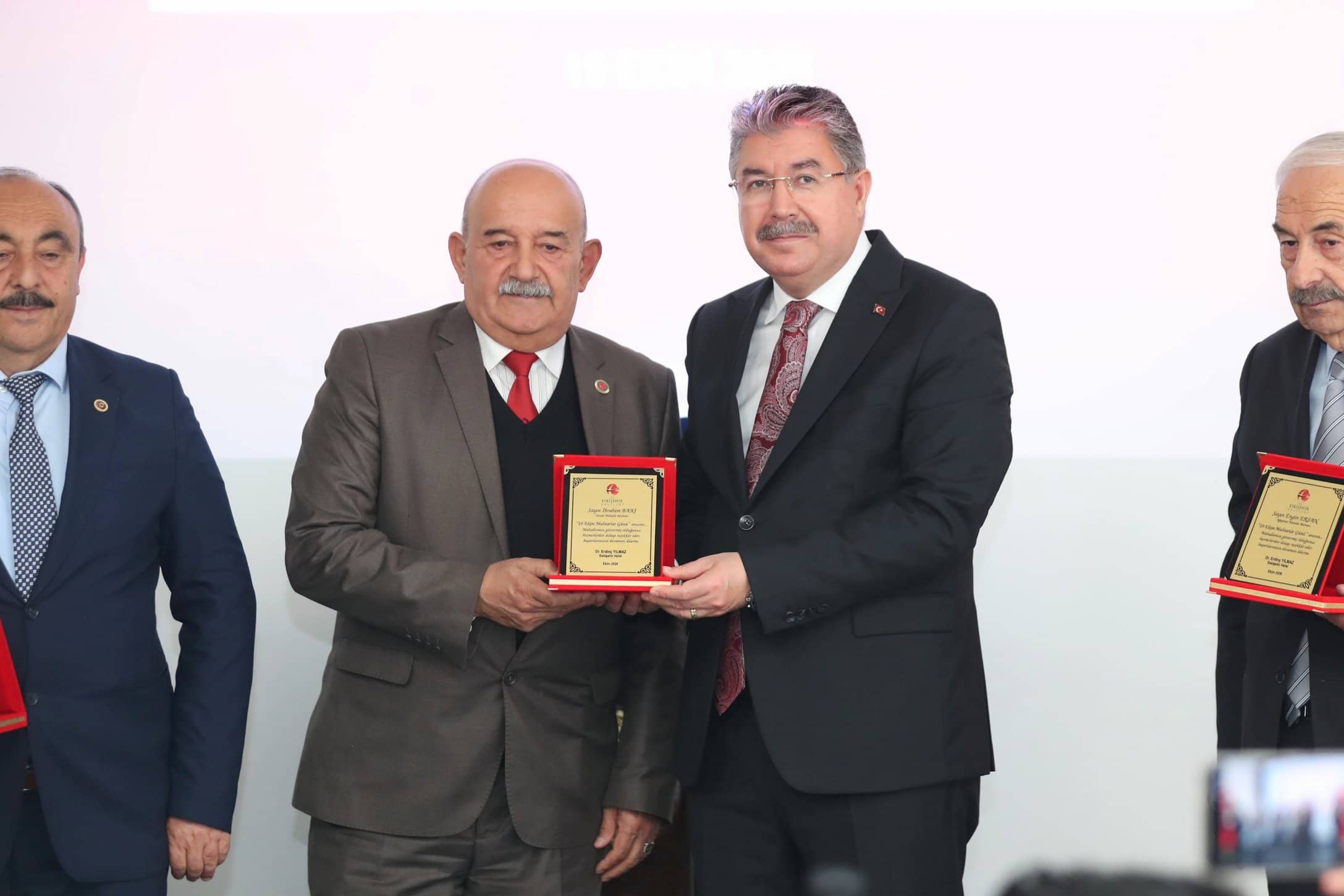 Valimiz Dr. Erdinç Yılmaz, 19 Ekim Muhtarlar Günü’nde Muhtarlarla Bir Araya Geldi