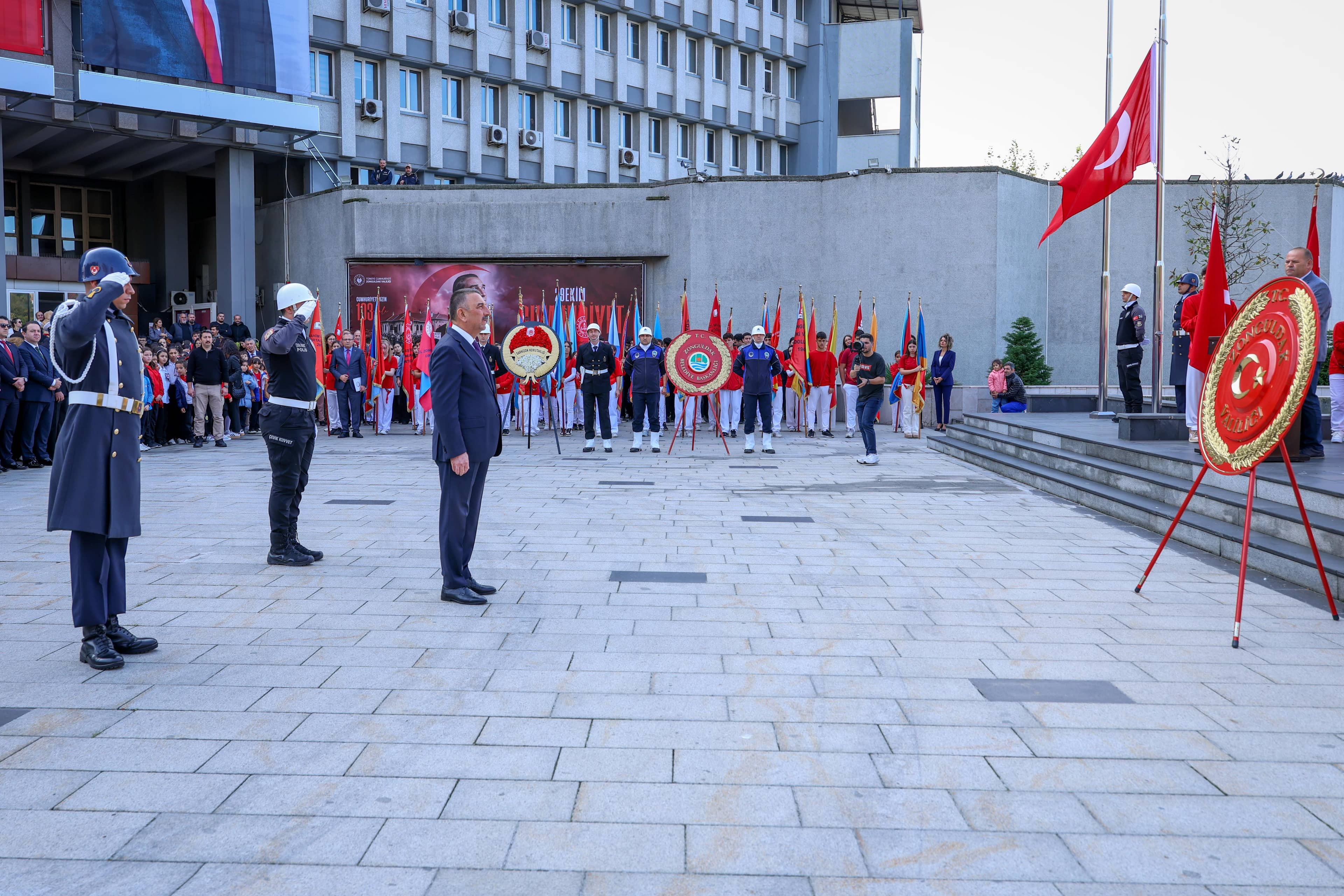 Zonguldak'ta bayram coşkusu ve sergi açılışı