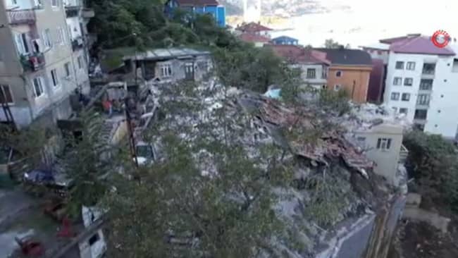 Zonguldak'ta çöken bina sabahın ilk ışıklarıyla görüntülendi