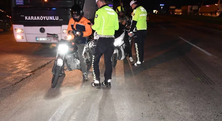 Hatay'ın Dörtyol ilçesinde gece trafik denetimi