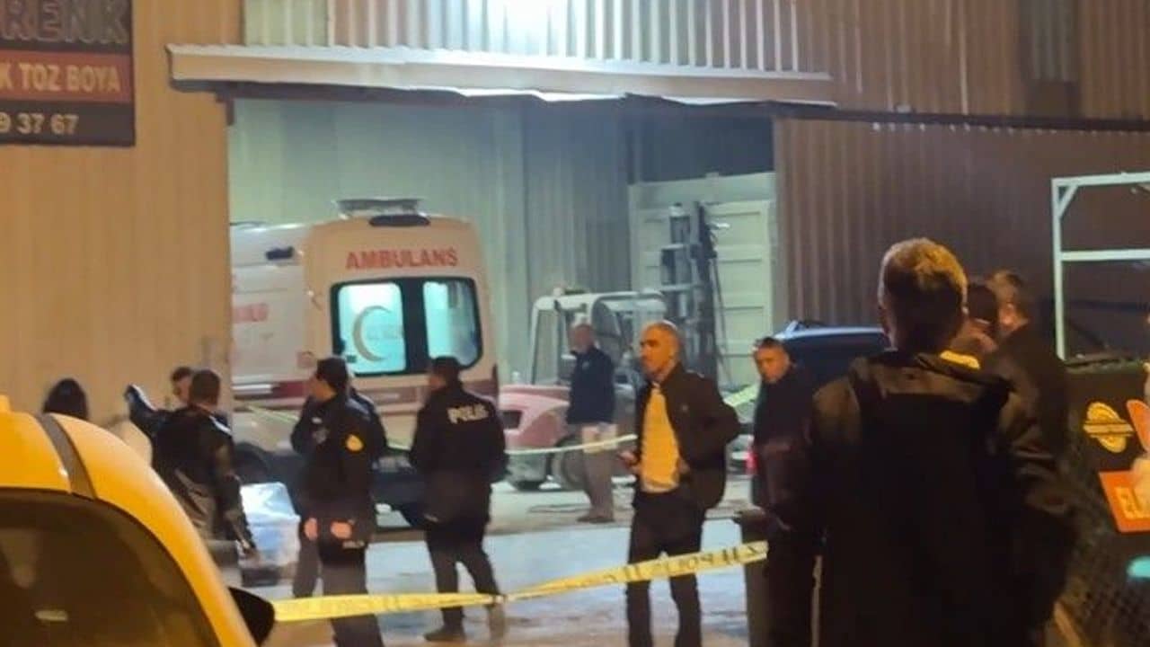 Bursa'da iş yerinde demirlerin altında kalan genç işçi yaşamını yitirdi