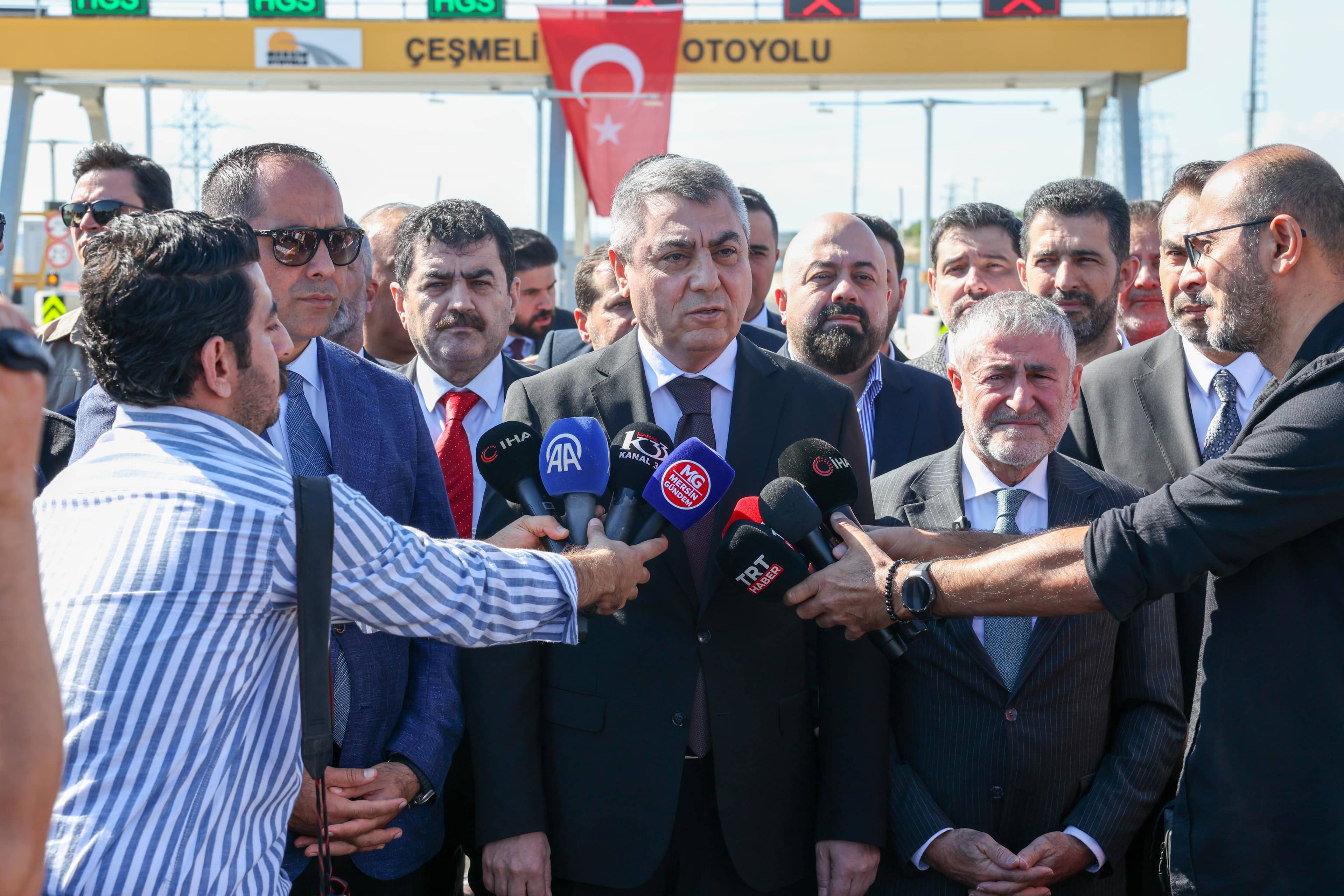 Bir Önceki Dönem Hazine ve Maliye Bakanı, Mersin Milletvekili Sayın Dr. Nureddin Nebati ve Mersin Valisi Atilla Toros, Düzenlenen Programa Katıldı