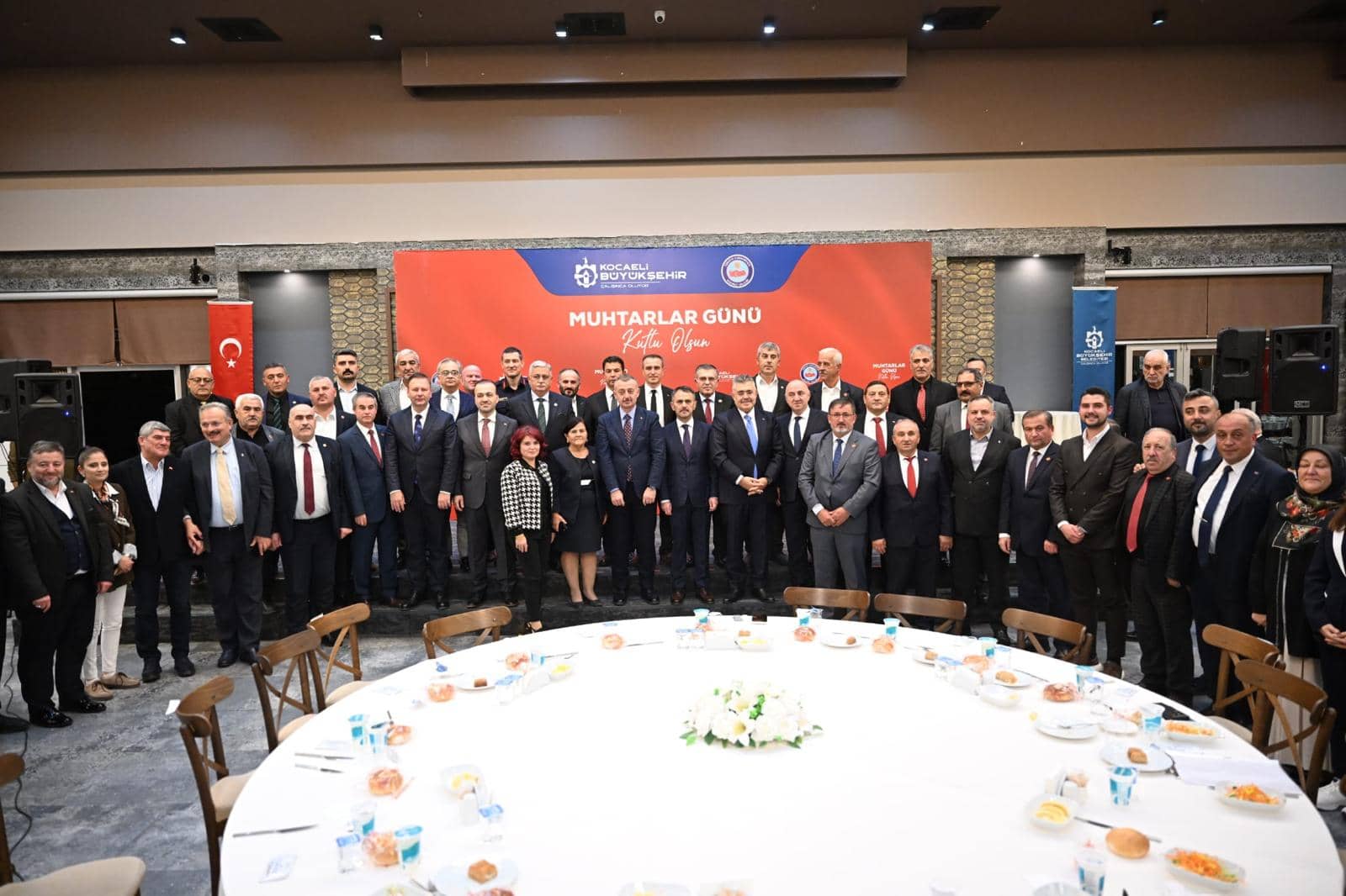 Vali Aktaş ve Başkan Büyükakın, “Muhtarlar Günü” Münasebetiyle Düzenlenen Yemek Programına Katıldı