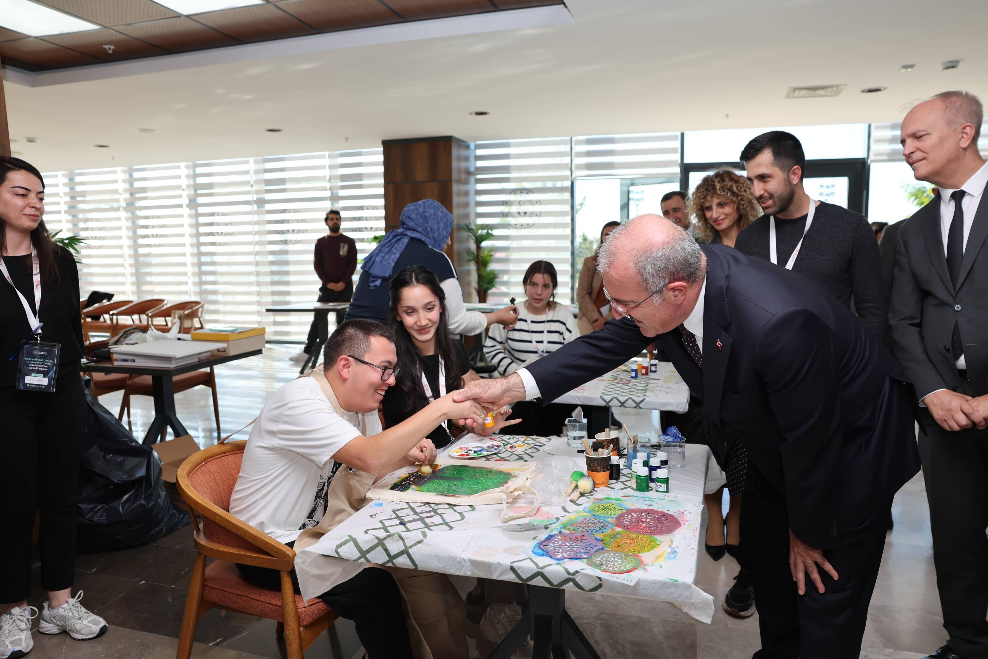 Valimiz Doç. Dr. Ömer TORAMAN Serebral Palsili Gençler ve Aileleriyle Bir Araya Geldi