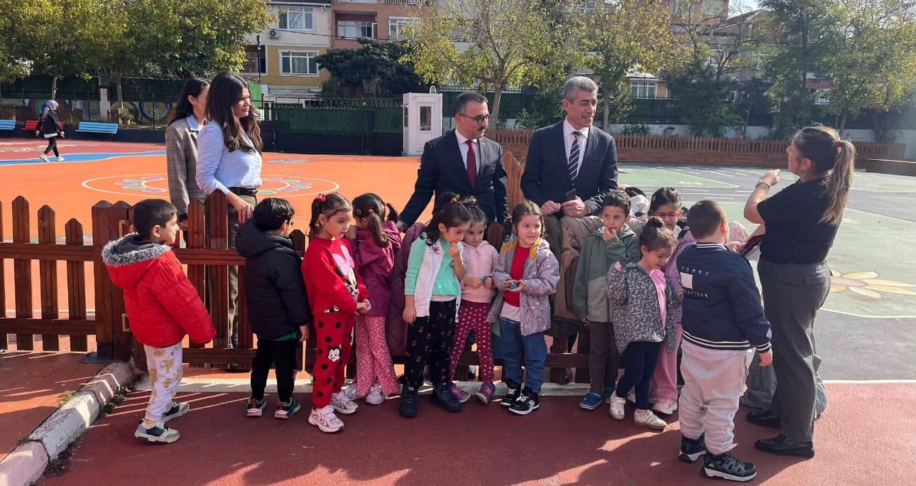 İstanbul'da okul turlarında öğrencilerle buluşuldu
