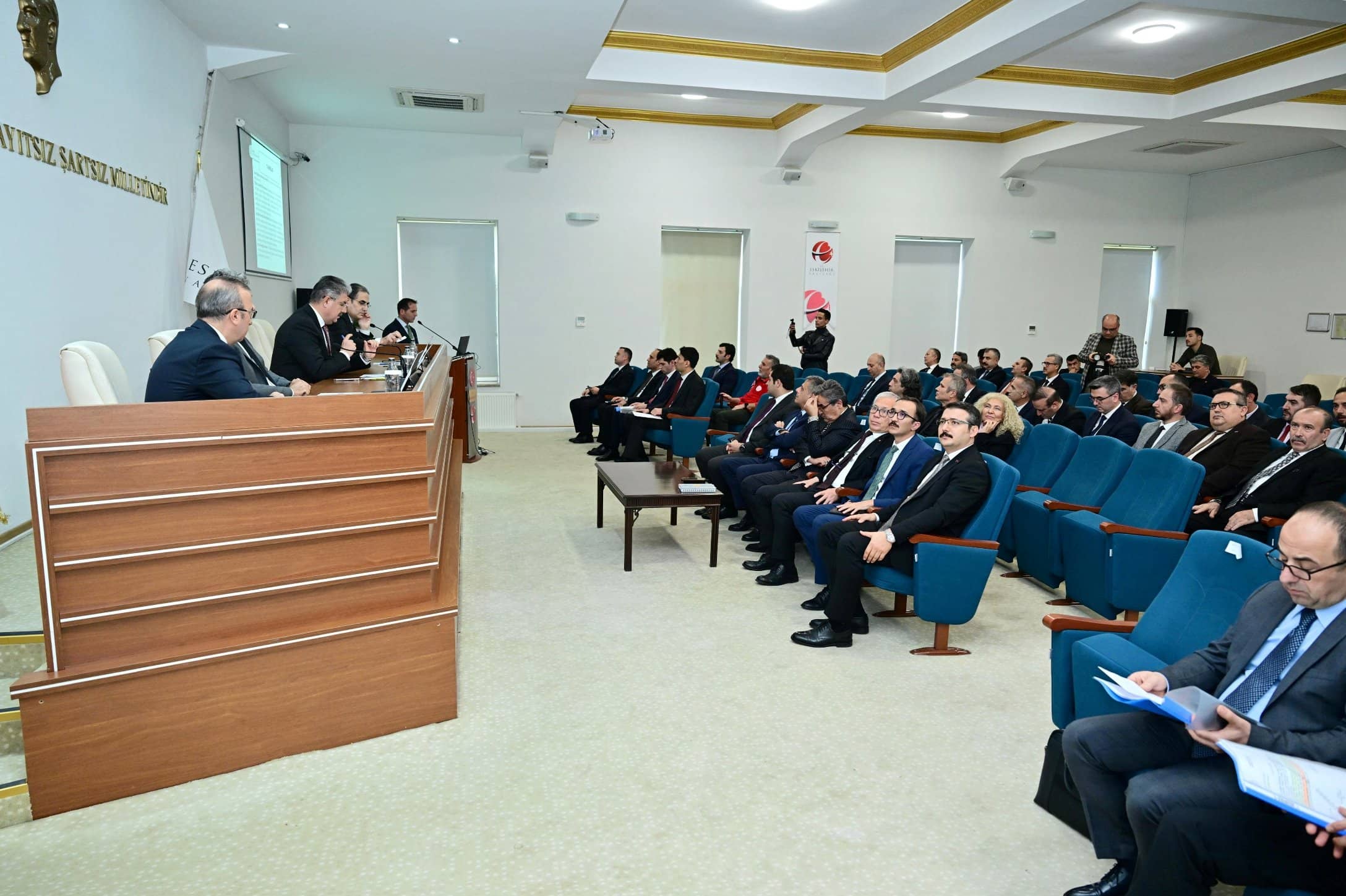 Valimiz Dr. Erdinç Yılmaz Başkanlığında İl Güvenlik ve Asayiş Toplantısı Gerçekleştirildi