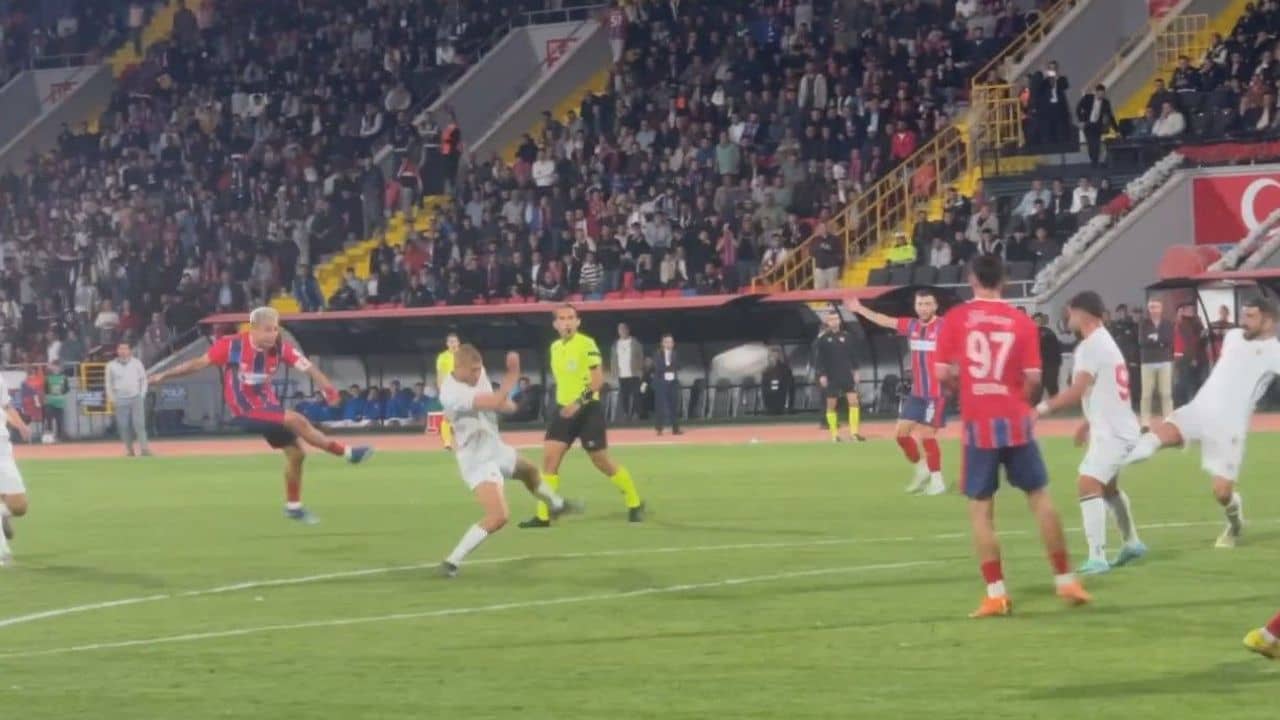 Niğde Belediyesi Spor evinde Karaman FK'ya mağlup oldu