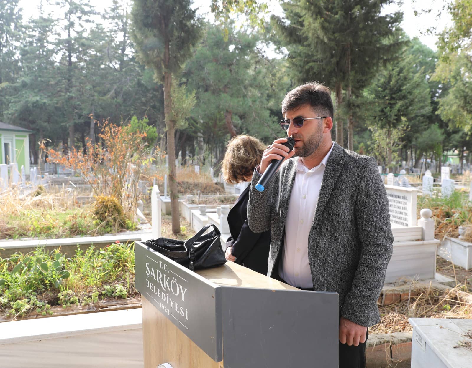 Şehit öğretmen Alten kabri başında yâd edildi