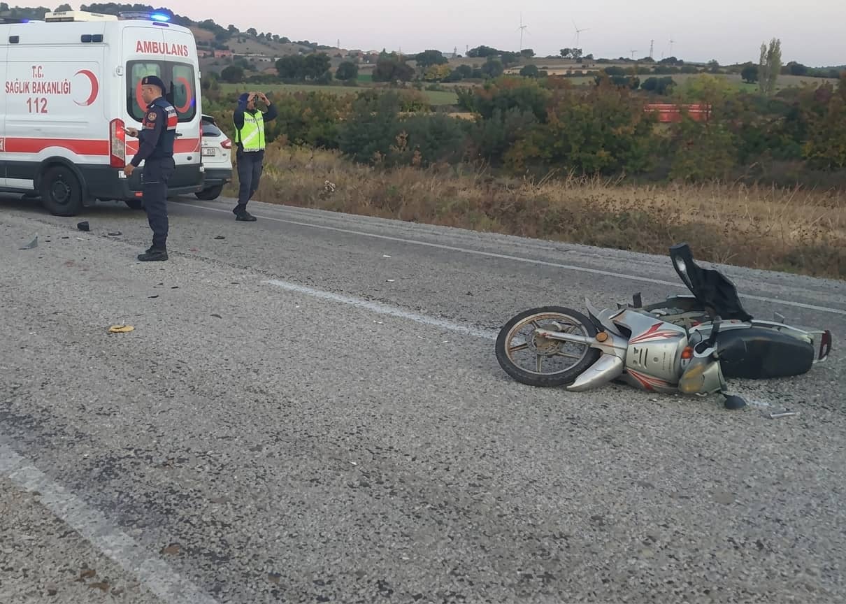 İzmir-Çanakkale yolundaki kazada motosiklet sürücüsü hayatını kaybetti